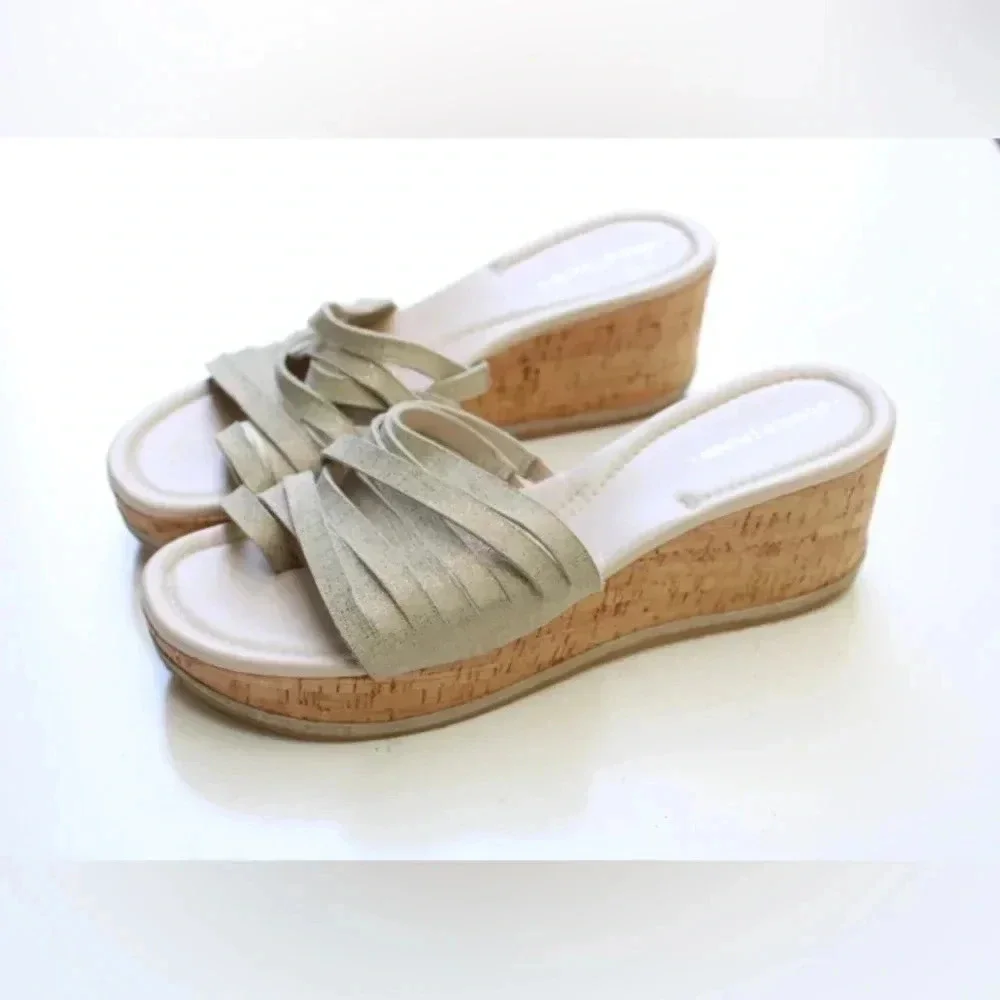 Donald J Pliner Sheena wedges